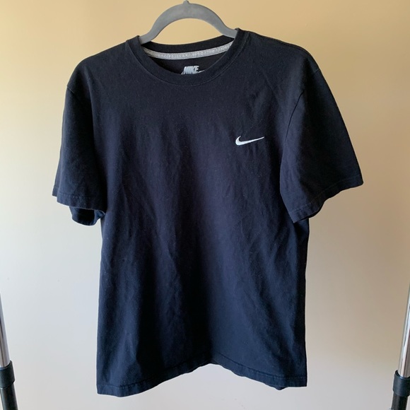 Nike Black Short Sleeve - Picture 2 of 4